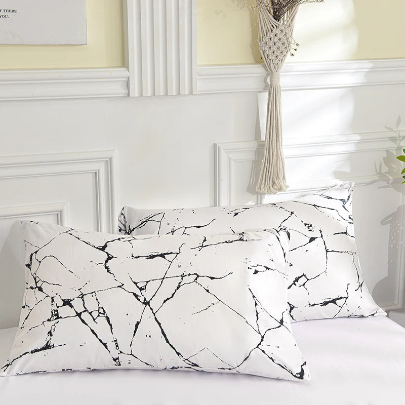 Conjunto de Cama Estilo Cartoon em Preto e Branco: Conforto e Design em Harmonia